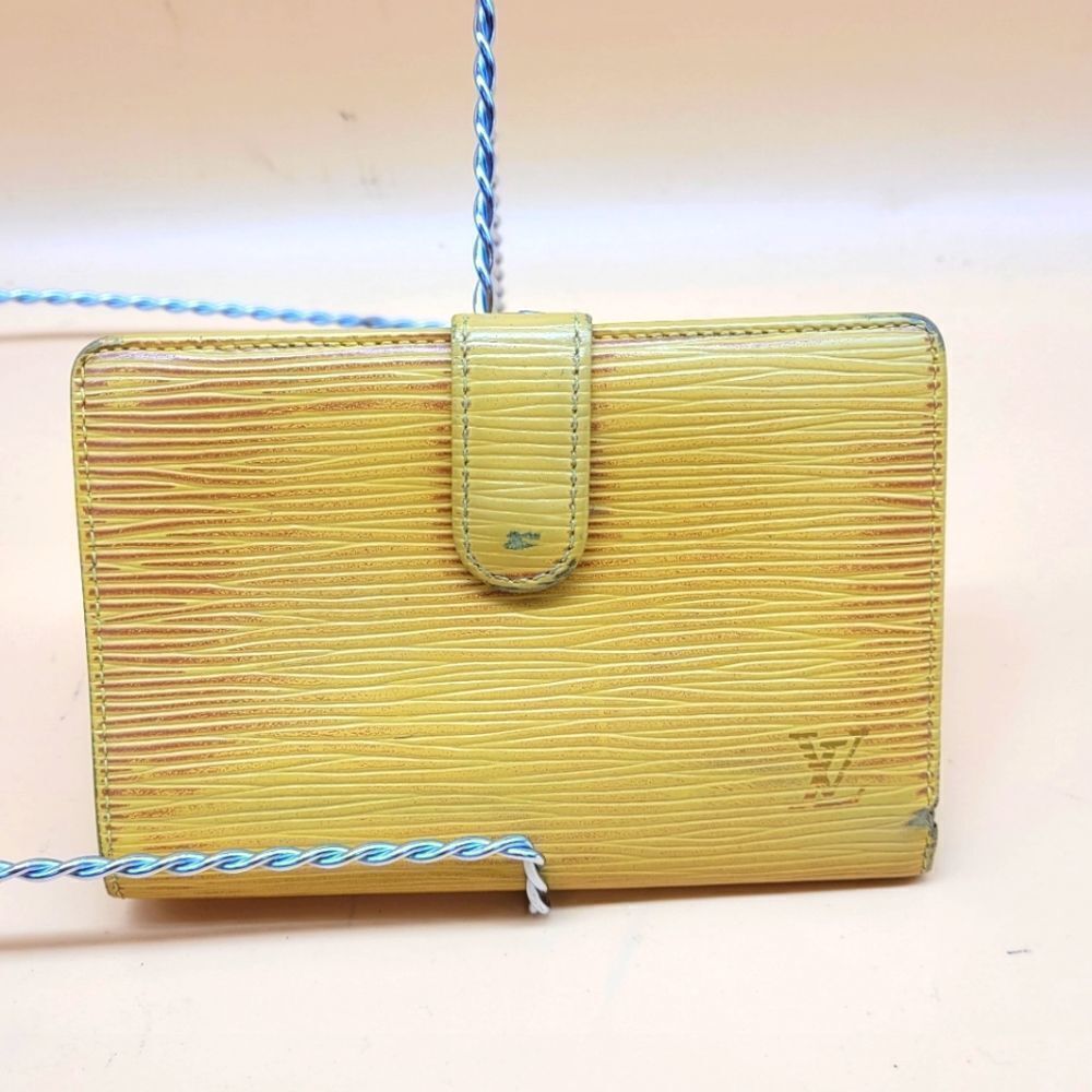 Authentic Louis Vuitton Epi Wallet